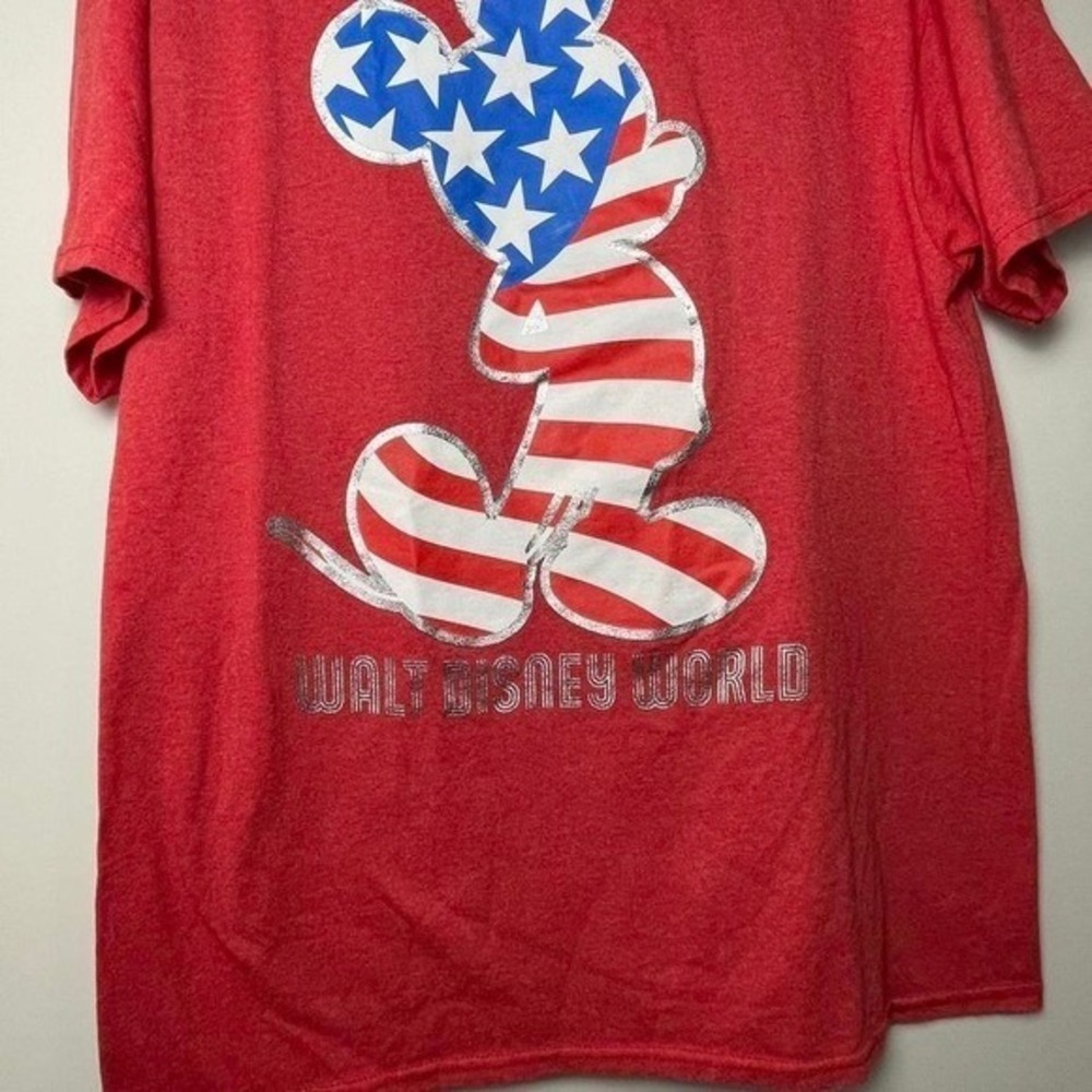 Red and white Disney Mickey Mouse graphic tee with American flag design XL